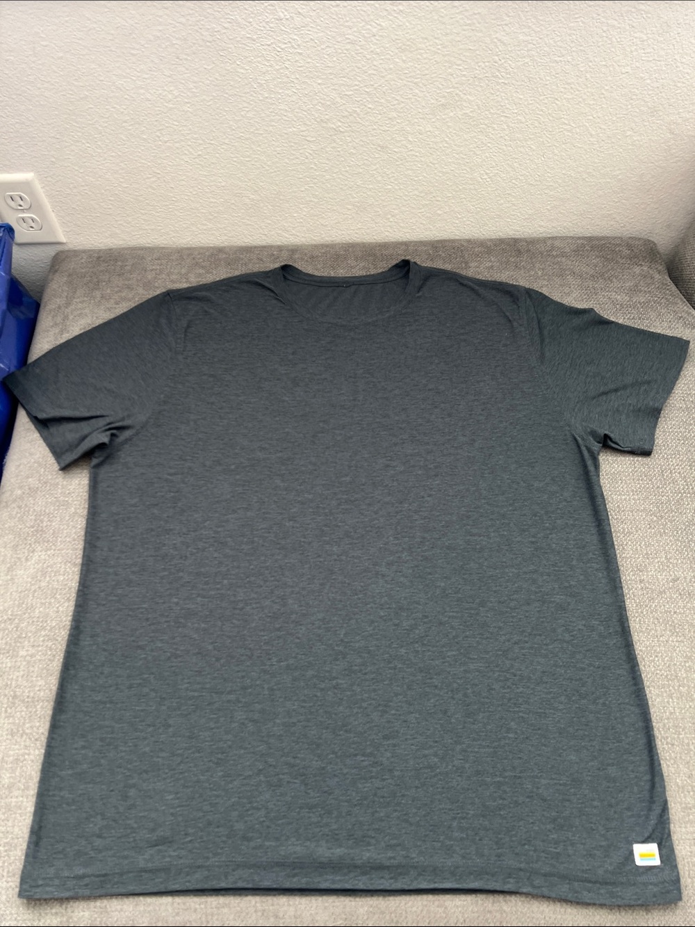 Vuori Men's Short Sleeve Crew Tee - Charcoal